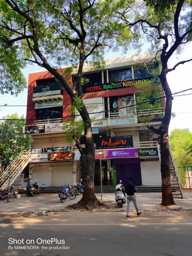 Hotel Radha Krishna Anand Exterior photo